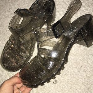 Silver/grey jelly sandals size 7!